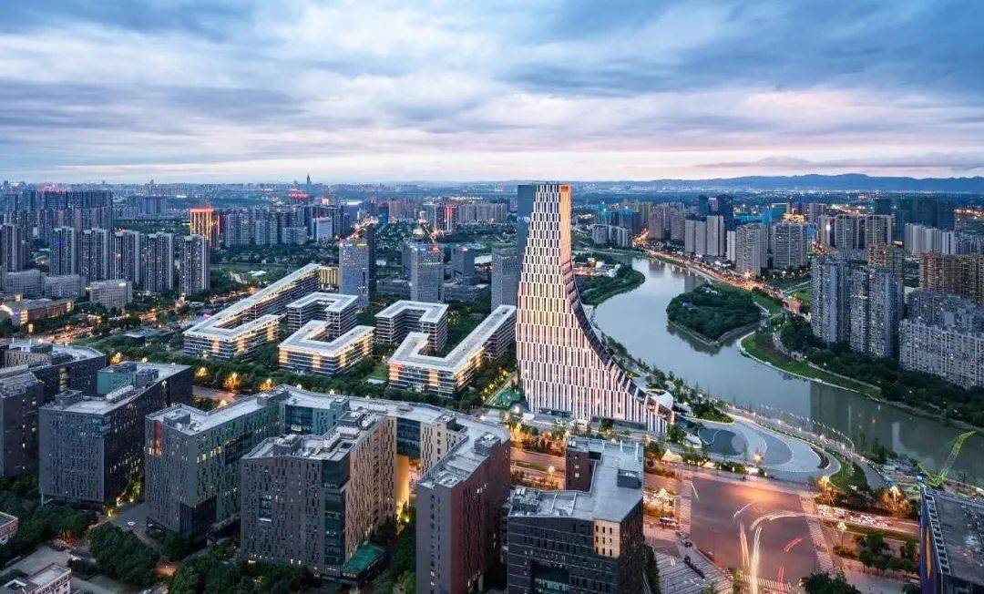 我国数字产业集群加速成长——数字产业集群观察【人民日报】